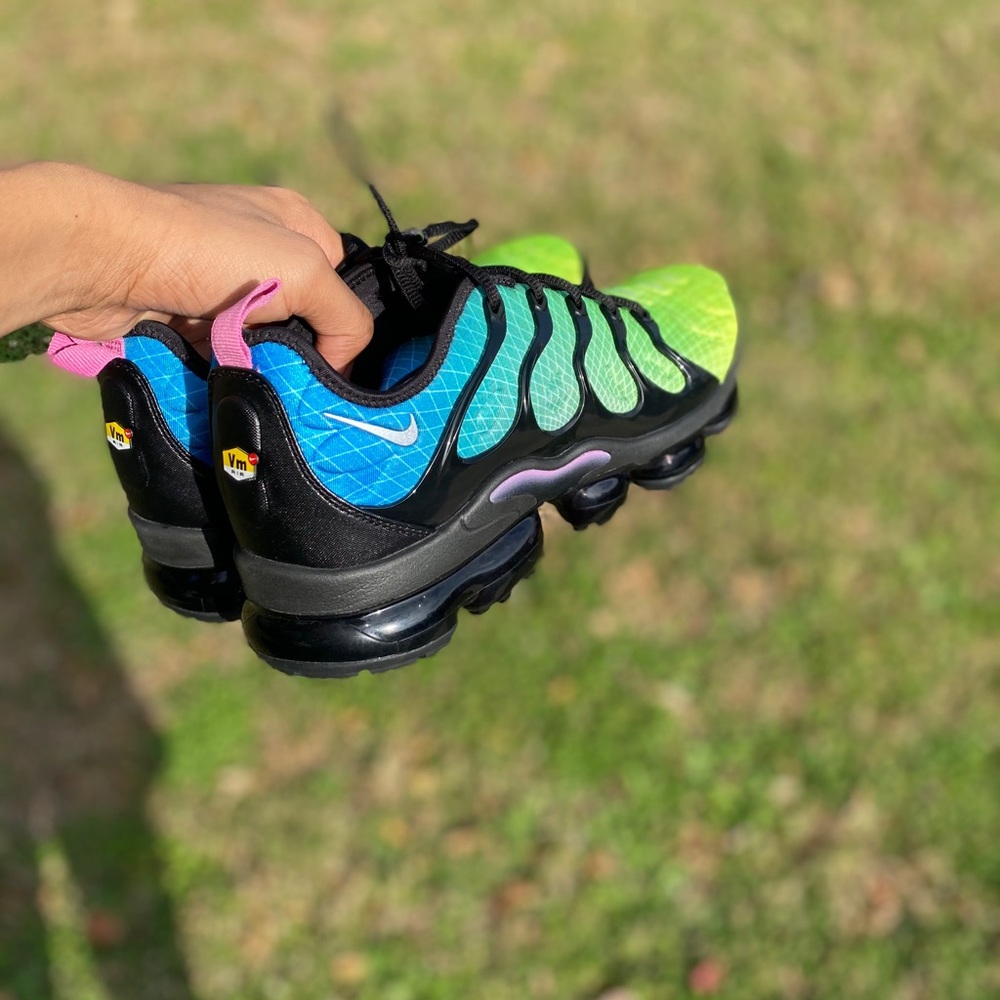 AIR VAPOR MAX PLUS  AURORA GREEN !!